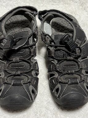 ZZVEEM Toddler Black and Gray Sport Sandals Size 12 Closed Toe